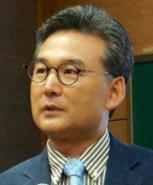 Professor Young Lyoo