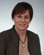 Dr Doris Benbrook